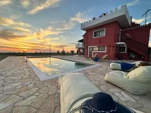 Nestoras castle - 凯尔法温泉