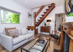 Host & Stay - Terrace House on Canal