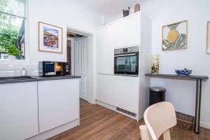 Host & Stay - Terrace House on Canal