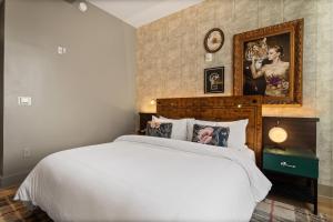 Standard Queen Room room in Hotel Indigo Baton Rouge Downtown an IHG Hotel