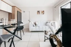 Exquisite Getaway - Luxury Apartment - Modderfontein