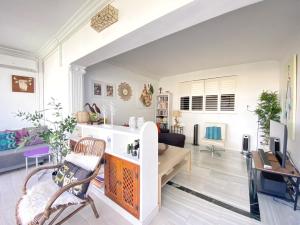 Beachfront Bliss, on the Promenade - EaW Homes