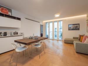 Luxury apartment - Principe Eugenio 3 - 4 piano