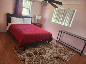 Spacious cozy 3 bedroom waterfront house at port Richey