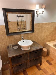 Sejours chez l'habitant Bastide Aina SPA et piscine : Chambre Double