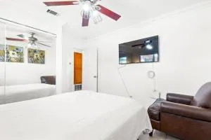 Gated 6beds 2garage home near Disney other LA attraction - Pomona