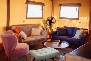 Luxe safaritent op watersportcamping