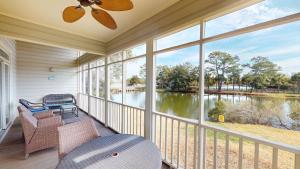Litchfield Lakeside Haven 2BR Villa near the Beach