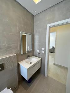 Lake view apartment in new Cairo