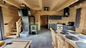 Górskie Przysiółki w Koniakowie - Dom z bala GÓRALSKI LOFT