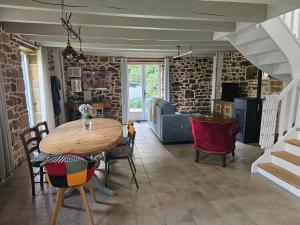 Maisons de vacances Ker Adele, longere cosy au coeur d-un bois : photos des chambres