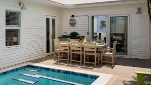 Queen of Louisa by Last Key Realty