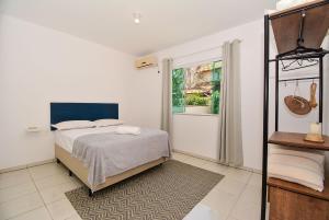 Casa c Piscina a 250m da Praia da Pinheira PLH006