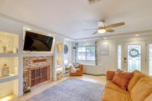 8 Mi to Dtwn Pet-Friendly Phoenix Home!