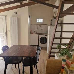 Paris Villette by metro 7, France Stadium, break moment studio