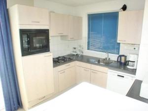 Beachside Retreat w BBQ