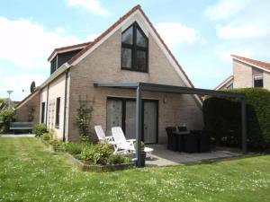 Lovely bungalow with garden