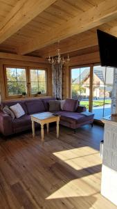 Górskie Przysiółki w Koniakowie - Dom z bala KORONKA