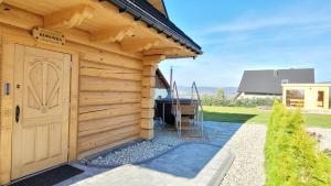 Górskie Przysiółki w Koniakowie - Dom z bala KORONKA