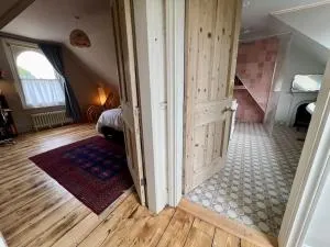 Top floor of Central Rochester home - Strood