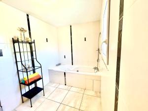 Villas Private swimming pool & jacuzzi magnifique villa provencale : photos des chambres