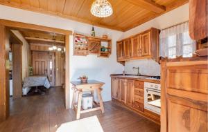 Lovely Home In Veliki Vrh Kamanjski