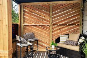 Joyful Bright1-BR , Fenced Pet Friendly Yard With Garage