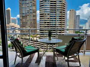 1519 Ilikai Collection 9 Beachfront Resort recently upgraded