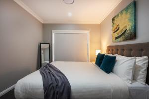 Devan House - An Entertainers Retreat Close to Town