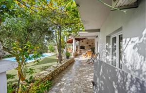 Amazing Home In Oklaj With Wifi