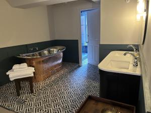 RHUBARB at Drapers Hall