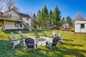 Retreat with Deck and Grill 1 Mi to Hunter Mtn Resort - Хантер