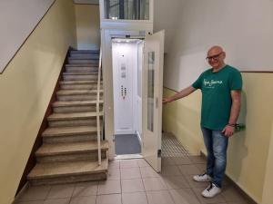 Via Vittorio Veneto large independent apartment