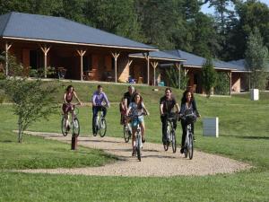 Maisons de vacances Chalet in Correze by Lake Meyrignac : photos des chambres