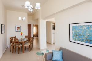 Lily of Crete 2 - Sea & Beach front Apartment