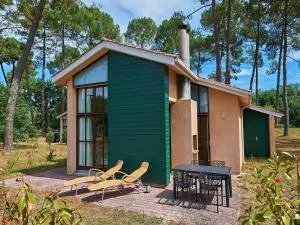 Lush villa in a nature reserve with a castle - Le Barp