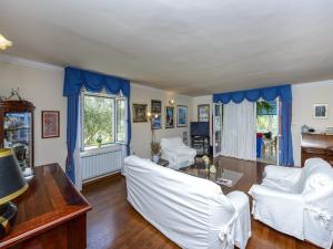 Villa Piano - Four Bedroom Villa with Terrace and Swimming Pool