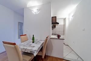 Apartments by the sea Zaklopatica, Lastovo - 8342