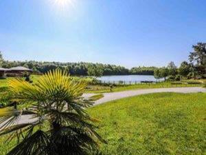 Chalets Chalet in France with Lake View : photos des chambres