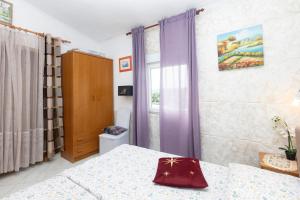 Apartments by the sea Grebastica, Sibenik - 461