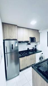 Apartamento novo e completo próximo Arena Pantanal