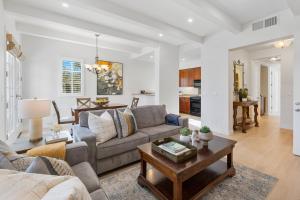 Three-Bedroom Apartment room in (H90) Single Story Townhome Near Beautiful Fountain Condo