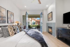 H90 Single Story Townhome Near Beautiful Fountain Condo