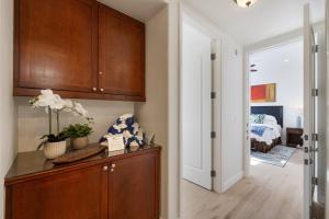 H90 Single Story Townhome Near Beautiful Fountain Condo