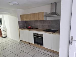 Maisons de vacances Lumineuse avec jardin : photos des chambres