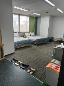 4人で一緒に熊本の中心地の最も広く安価な部屋 KDY stay - Mifune