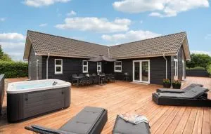 Amazing Home In Hadsund With Kitchen - Nørre Hurup