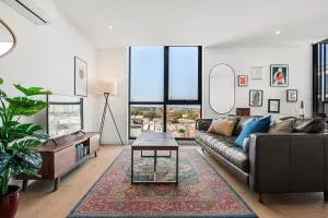 Light-Filled Artistic Retreat - Collingwood