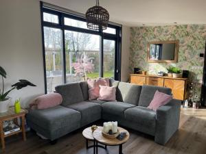 Beautiful bungalow with spacious garden