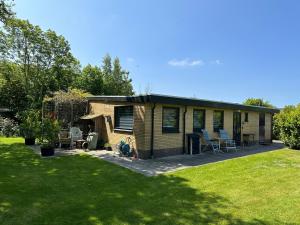 Beautiful bungalow with spacious garden